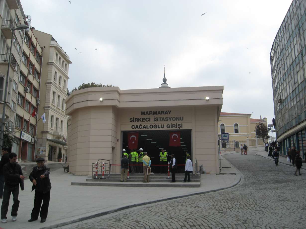 ورودی ایستگاه مترو مارمارای در فاتیح