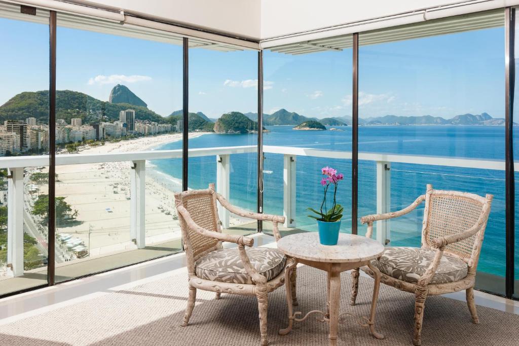 منظره پانوراما هتل ریو رو به ساحل و کوه‌ها