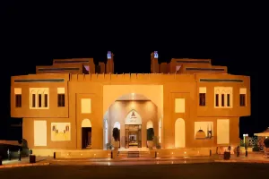 تور لوکس یزد هتل صفائیه با قطار و هواپیما