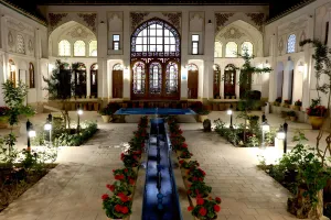 تور اصفهان اقامتگاه سنتی عمارت سهروردی