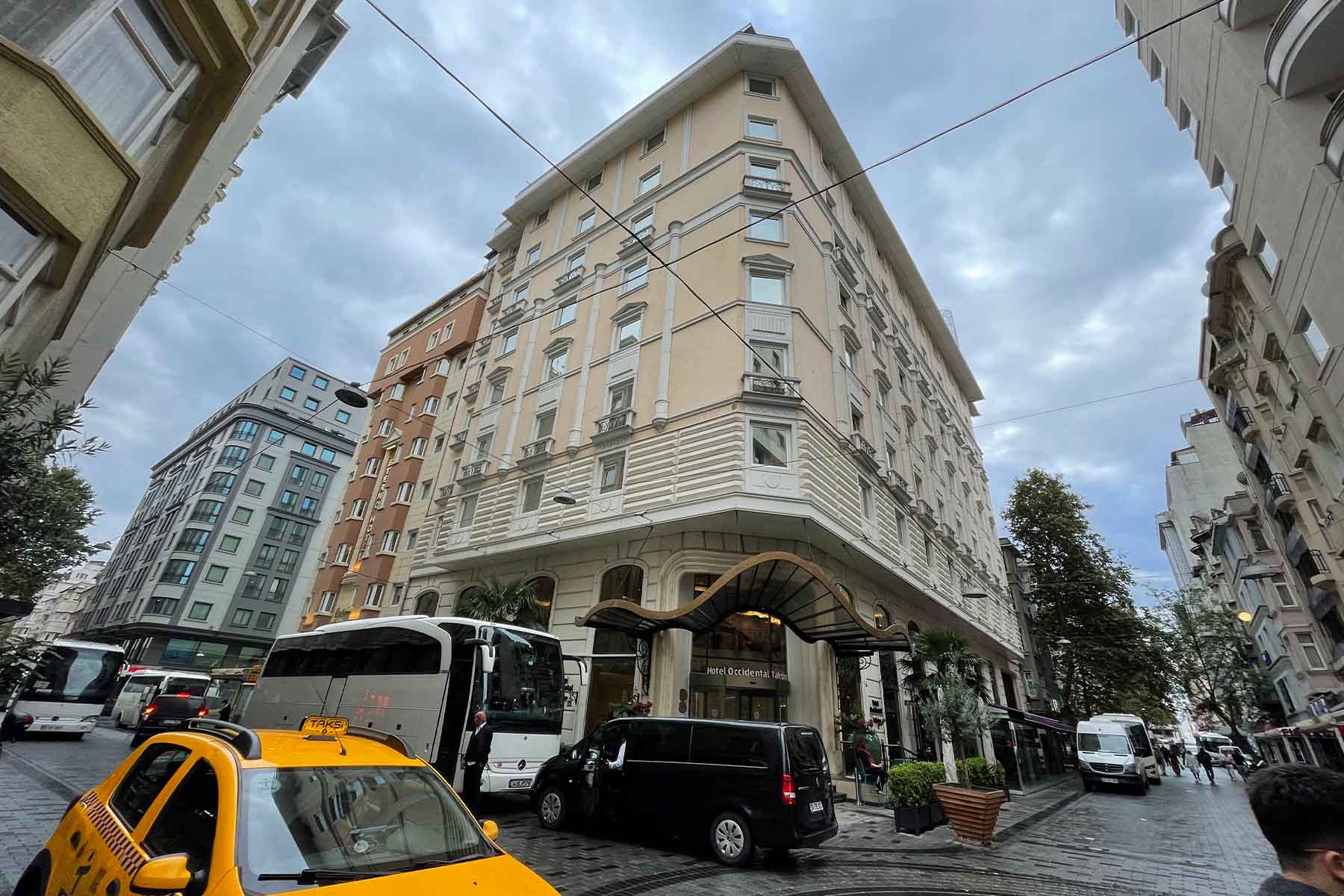 تور استانبول هتل فرونیا