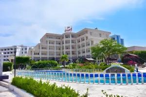 تور کیش هتل گامبرون