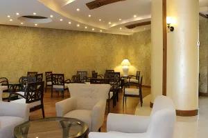 تور کیش هتل سورینت صدف